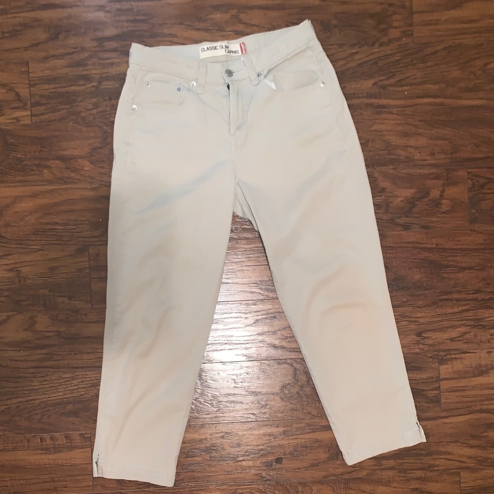 Levi’s Capri Pants